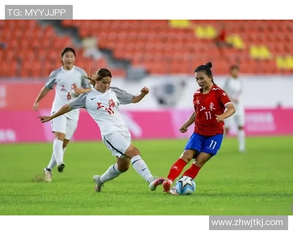 山东女子足球队迎战长春队全力争胜展现风采